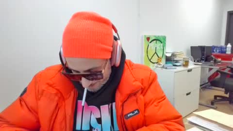 Snapshot of nassobout chatting on 12-23-24, 06:27 nassobout online show from 12-23-24, 06:27