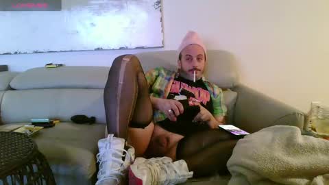 Snapshot of nassobout chatting on 01-25-25, 10:39 nassobout online show from 01-25-25, 10:39