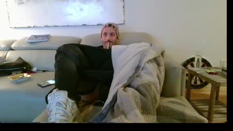Snapshot of nassobout chatting on 02-17-25, 01:36 nassobout online show from 02-17-25, 01:36