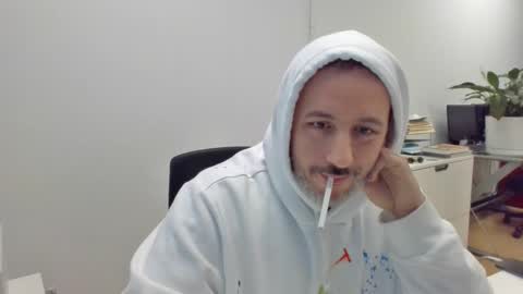 Snapshot of nassobout chatting on 02-20-25, 09:42 nassobout online show from 02-20-25, 09:42