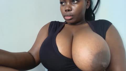 Snapshot of nasty_nohelah chatting on 11-18-25, 04:39 chimummy online show from 11-18-25, 04:39