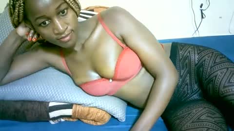 Snapshot of nastyafrika chatting on 09-27-25, 06:29 Marie online show from 09-27-25, 06:29