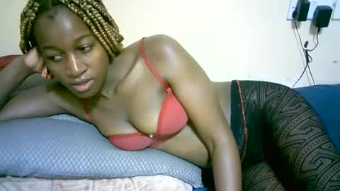 Snapshot of nastyafrika chatting on 09-30-25, 10:09 Marie online show from 09-30-25, 10:09