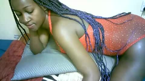 Snapshot of nastyafrika chatting on 10-13-25, 07:03 Marie online show from 10-13-25, 07:03