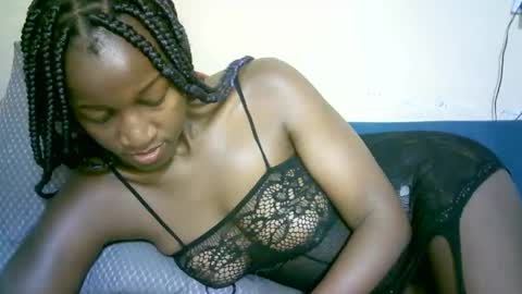 Snapshot of nastyafrika chatting on 10-14-25, 07:58 Marie online show from 10-14-25, 07:58
