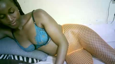 Snapshot of nastyafrika chatting on 10-24-25, 08:27 Marie online show from 10-24-25, 08:27