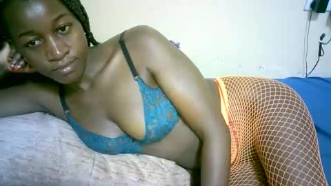 Snapshot of nastyafrika chatting on 11-05-25, 04:45 Marie online show from 11-05-25, 04:45