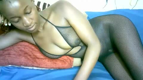 Snapshot of nastyafrika chatting on 11-24-25, 05:40 Marie online show from 11-24-25, 05:40