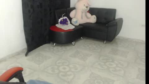 Snapshot of natachaprinss22 chatting on 02-14-25, 11:53 Nata Ramirez online show from 02-14-25, 11:53