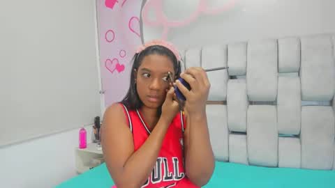 NATALI KIDMAN online show from 02-05-25, 12:27