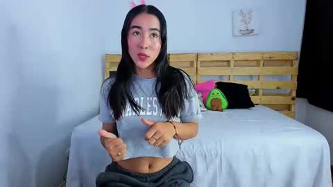 Snapshot of natalia54_ chatting on 10-09-25, 09:35 NATI  online show from 10-09-25, 09:35