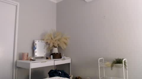 Snapshot of nataliaskyee chatting on 07-14-26, 02:05 Natalia Skye online show from 07-14-26, 02:05