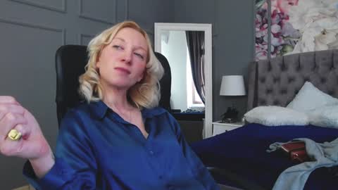 Natalie online show from 01-13-25, 10:47