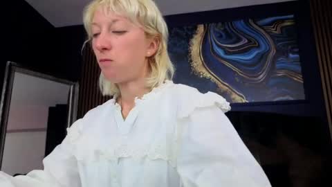 Natalie online show from 05-20-26, 06:41