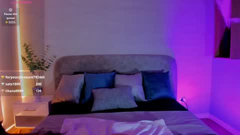 Snapshot of natalie_blaze chatting on 06-25-26, 01:05 NATALIE BLAZE online show from 06-25-26, 01:05