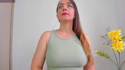 Natalie online show from 12-21-24, 07:38