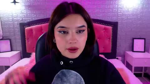 Snapshot of natalie_loffreda chatting on 09-18-25, 03:08 natalie online show from 09-18-25, 03:08