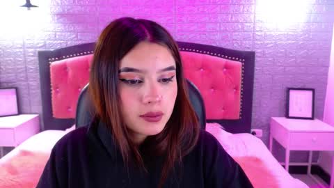 Snapshot of natalie_loffreda chatting on 09-22-25, 02:57 natalie online show from 09-22-25, 02:57