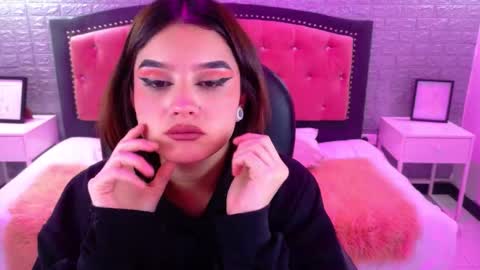 Snapshot of natalie_loffreda chatting on 09-26-25, 02:48 natalie online show from 09-26-25, 02:48