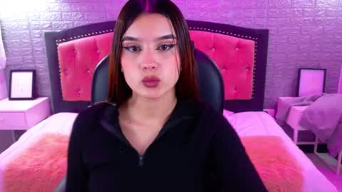 Snapshot of natalie_loffreda chatting on 10-01-25, 03:01 natalie online show from 10-01-25, 03:01