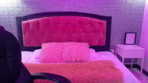 Snapshot of natalie_loffreda chatting on 10-07-25, 02:53 natalie online show from 10-07-25, 02:53