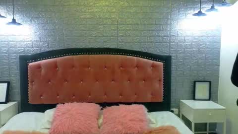 Snapshot of natalie_loffreda chatting on 10-08-25, 02:53 natalie online show from 10-08-25, 02:53