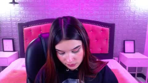 Snapshot of natalie_loffreda chatting on 10-11-25, 03:17 natalie online show from 10-11-25, 03:17