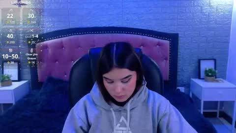 Snapshot of natalie_loffreda chatting on 11-10-25, 02:54 natalie online show from 11-10-25, 02:54