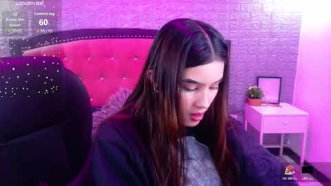 Snapshot of natalie_loffreda chatting on 11-19-25, 03:17 natalie online show from 11-19-25, 03:17