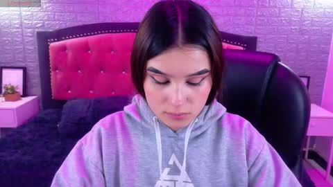 Snapshot of natalie_loffreda chatting on 11-20-25, 03:07 natalie online show from 11-20-25, 03:07