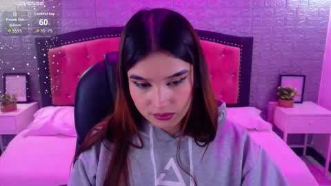 Snapshot of natalie_loffreda chatting on 11-27-25, 03:41 natalie online show from 11-27-25, 03:41