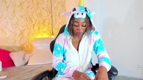 NATALIE online show from 01-27-25, 03:18