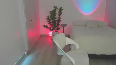 Snapshot of nataly_05 chatting on 02-14-26, 09:22 anatalybee online show from 02-14-26, 09:22