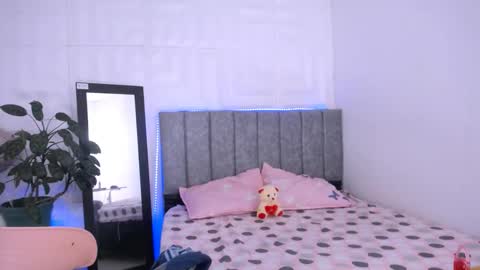 Snapshot of nataly_mcry chatting on 10-30-25, 09:15 NATALY online show from 10-30-25, 09:15