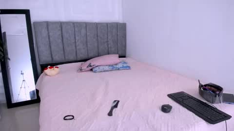 Snapshot of nataly_mcry chatting on 11-16-25, 08:58 NATALY online show from 11-16-25, 08:58