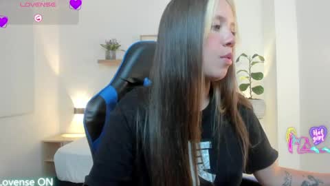 Nataly online show from 04-21-26, 02:51