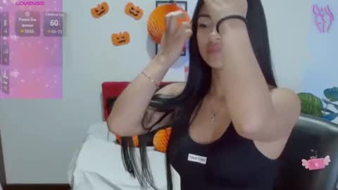 Nataly Escobar online show from 10-21-25, 03:24