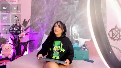Snapshot of natalyrivers chatting on 07-01-26, 10:09 Megan online show from 07-01-26, 10:09