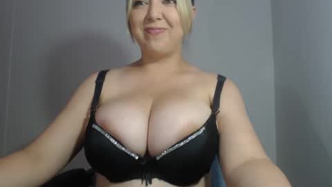 Snapshot of natasha9_ chatting on 12-17-24, 06:53 NATTY online show from 12-17-24, 06:53