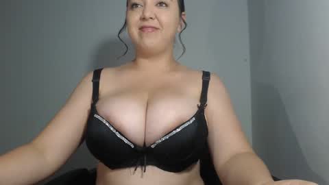 Snapshot of natasha9_ chatting on 02-08-25, 01:22 NATTY online show from 02-08-25, 01:22