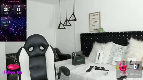 Snapshot of natasha__logan chatting on 01-19-25, 04:22 Natasha online show from 01-19-25, 04:22