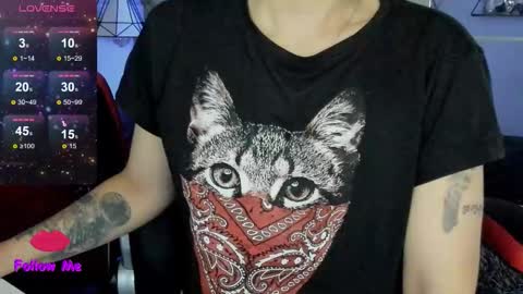 Snapshot of natasha__logan chatting on 10-27-25, 04:05 Natasha online show from 10-27-25, 04:05