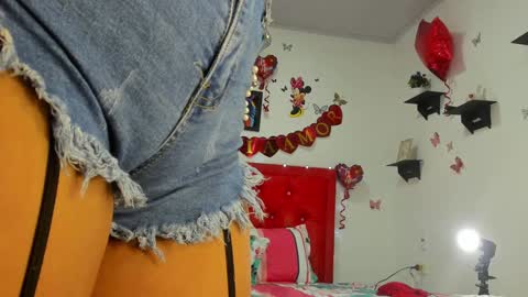 Snapshot of natasha_jurado chatting on 02-05-25, 01:04 N A T A S H A online show from 02-05-25, 01:04