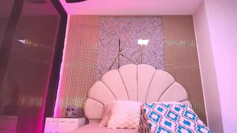 Snapshot of natasha_luna_ chatting on 10-29-25, 07:15 Natasha online show from 10-29-25, 07:15