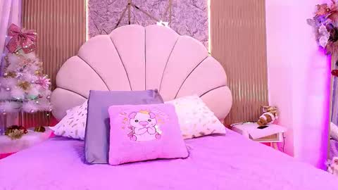 Snapshot of natasha_luna_ chatting on 12-05-25, 07:32 Natasha online show from 12-05-25, 07:32