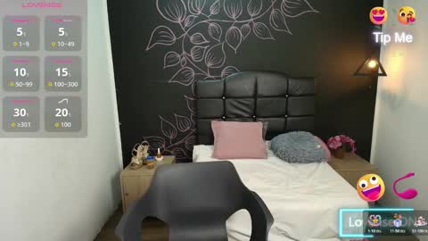 Snapshot of natashamason chatting on 10-17-25, 11:57 Natasha Mason online show from 10-17-25, 11:57