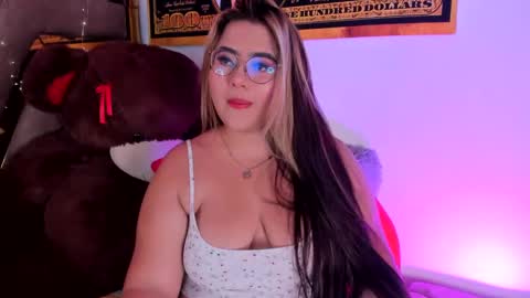 Snapshot of natashamendoza23 chatting on 01-05-25, 09:14 Natasha online show from 01-05-25, 09:14