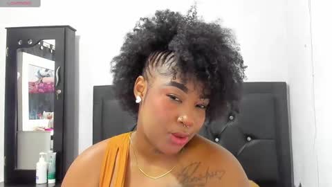 Snapshot of natassha_brown chatting on 10-19-25, 01:28 Natassha online show from 10-19-25, 01:28