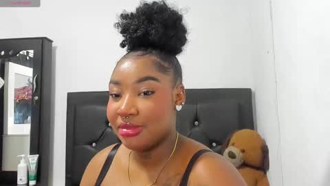 Snapshot of natasshaa_brown chatting on 10-14-25, 12:44 natasshaa_brown online show from 10-14-25, 12:44