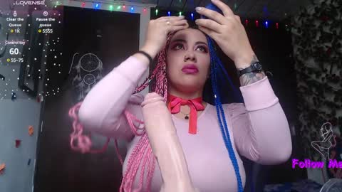 Nathalie online show from 01-30-25, 07:59